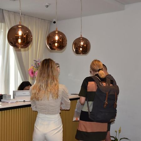 Hotel Ergi'S Durrës Exteriör bild